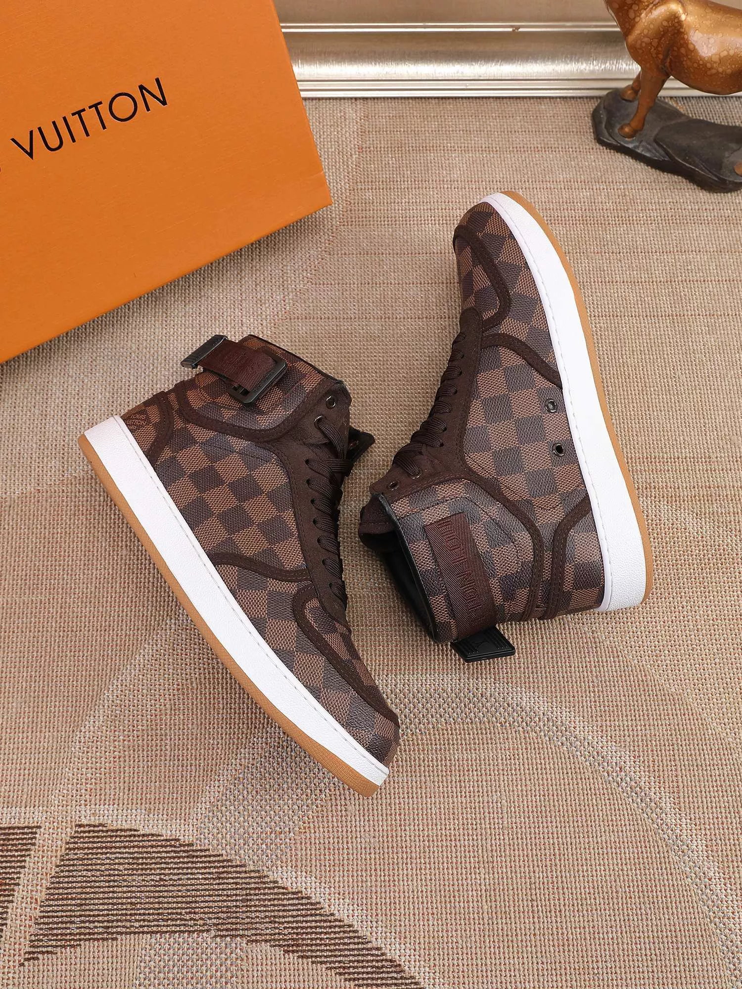 louis vuitton high tops chaussures pour homme s_12ba1aa3